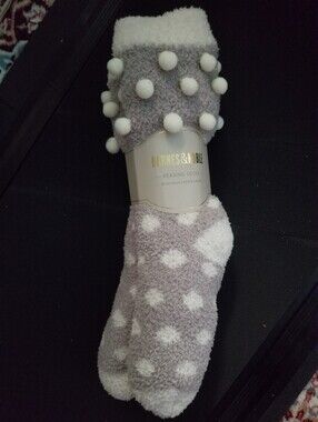 Barnes & Noble Women's Gray Reading Socks w/ Faux Sherpa Lining Size 9-11